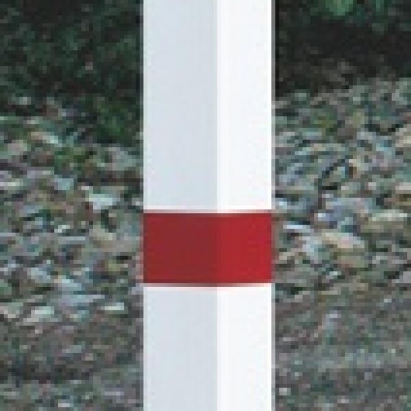 Sperrpfosten STA rot-weiß m.Bodenhülse m.Spitzkappe URBANUS